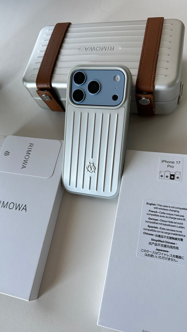 Aluminium phone case with packaging